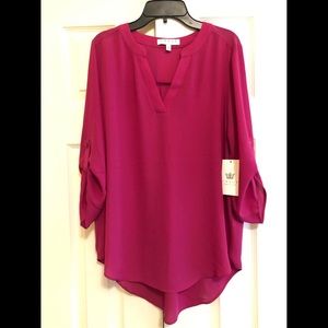 NWT Gorgeous Chaus, Magenta Top!
